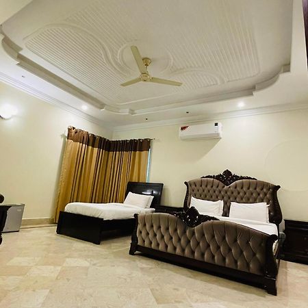 Executive Galaxy Guest House Исламабад Екстериор снимка