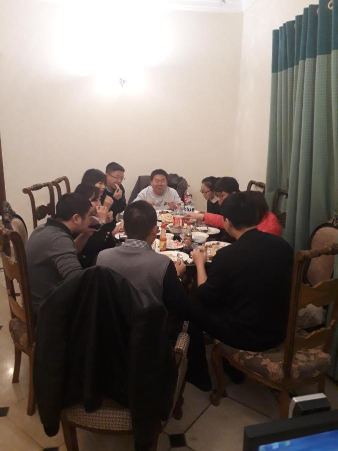 Executive Galaxy Guest House Исламабад Екстериор снимка