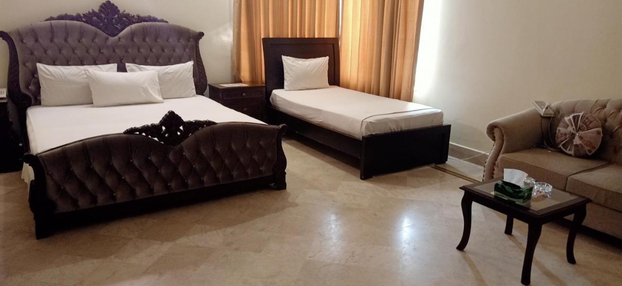 Executive Galaxy Guest House Исламабад Екстериор снимка