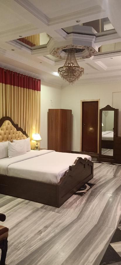 Executive Galaxy Guest House Исламабад Екстериор снимка
