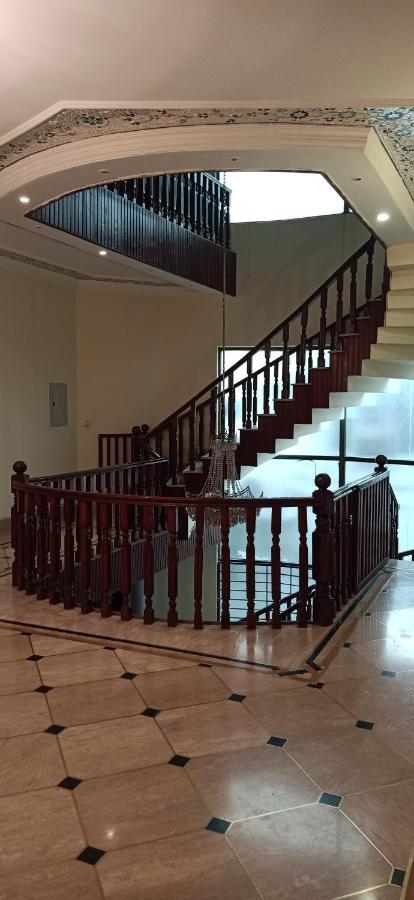 Executive Galaxy Guest House Исламабад Екстериор снимка